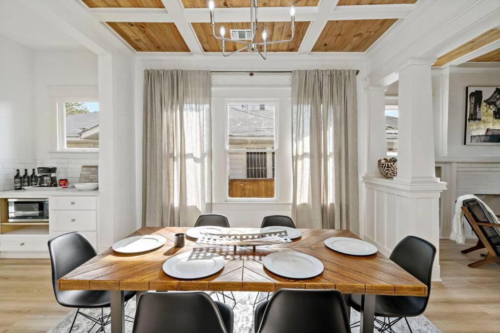 Urban Elegance Retreat Villa ซานอันโตนิโอ ภายนอก รูปภาพ